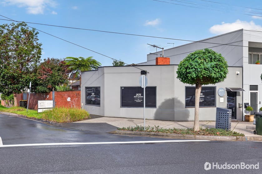Click to view all images 11 Windsor Avenue Mount Waverley VIC 3149 - Image 2