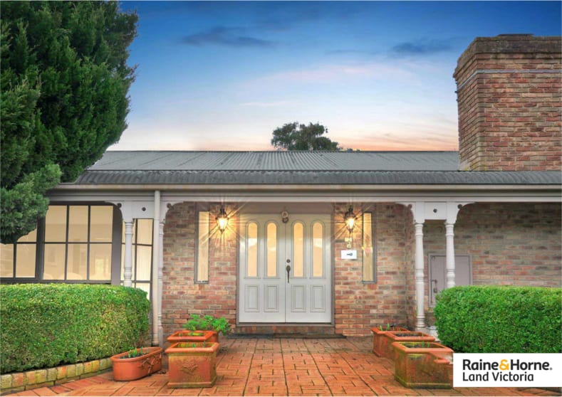 Click to view all images 2785 Epping-Kilmore Road Wallan VIC 3756 - Image 2