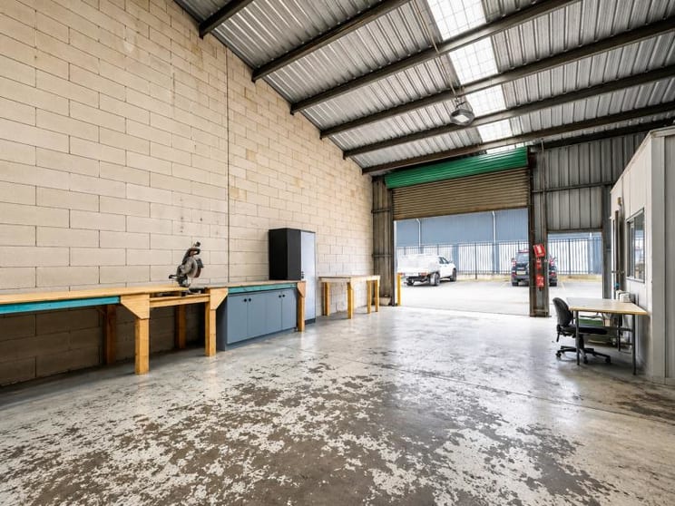 Click to view all images Unit 6/28 Arizona Road Charmhaven NSW 2263 - Image 3
