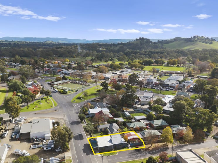 Click to view all images 7 Station Street Yea VIC 3717 - Image 2