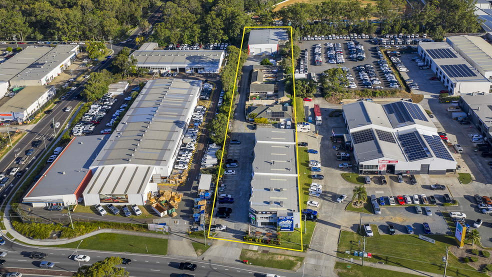 Click to view all images 350-352 Brisbane Road Arundel QLD 4214 - Image 1