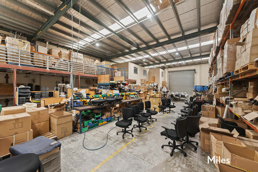 Click to view all images 42 Mologa Road Heidelberg West VIC 3081 - Image 3