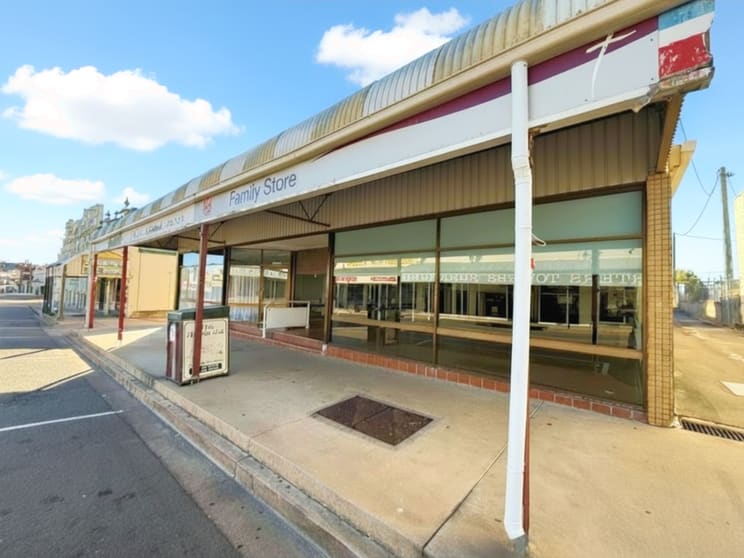 Click to view all images 81 Gill Street Charters Towers City QLD 4820 - Image 1