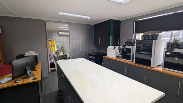 Click to view all images 43 Chifley St Preston VIC 3072 - Image 3