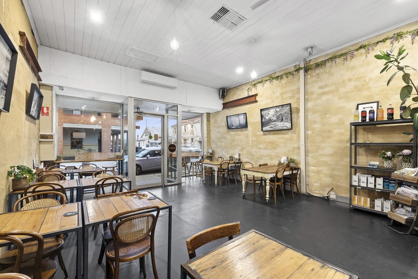 Click to view all images 101 Mollison Street Kyneton VIC 3444 - Image 3