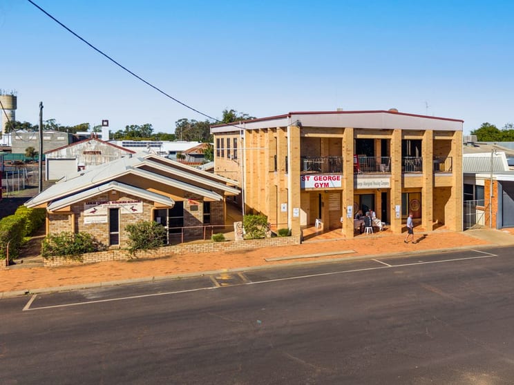 Click to view all images 88-90 Saint Georges Terrace St George QLD 4487 - Image 1