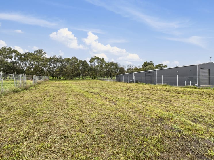 74 Hugh Murray Drive Colac VIC 3250 - Image 2