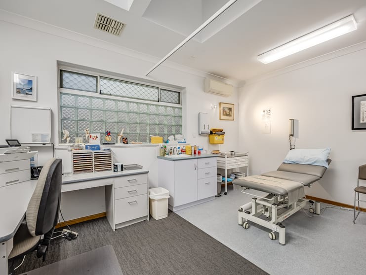 Click to view all images 46 Murray Street Angaston SA 5353 - Image 2