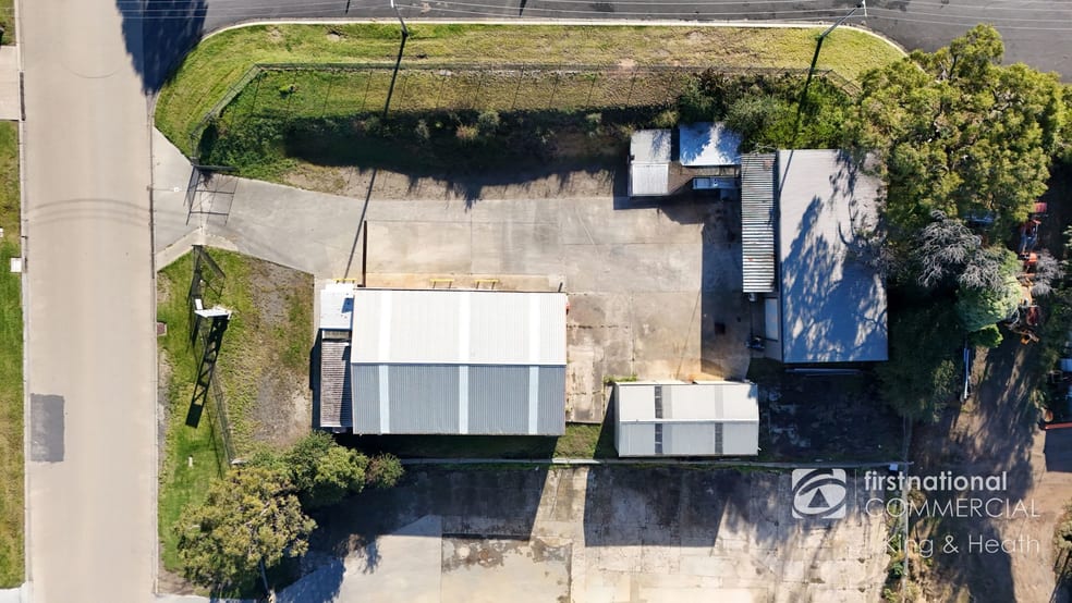 Click to view all images 56 Whiters Street Lakes Entrance VIC 3909 - Image 2