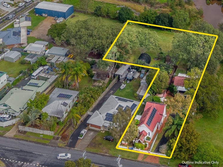 Click to view all images 95 Kianawah Road Wynnum West QLD 4178 - Image 1