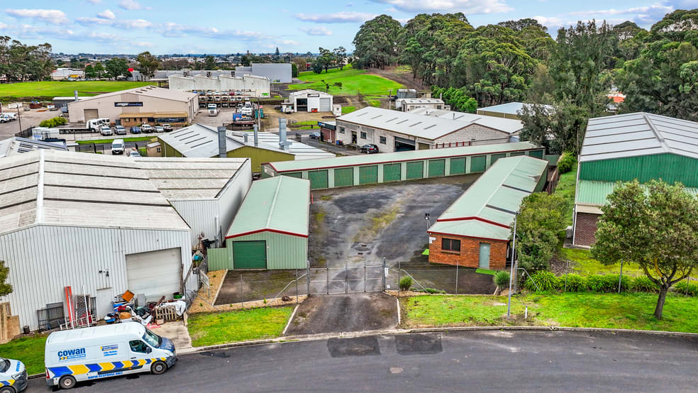 Click to view all images 1 Pollard Close Mount Gambier SA 5290 - Image 3