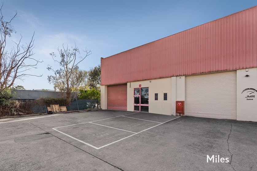Click to view all images 3/11 Mary Street Blackburn VIC 3130 - Image 1