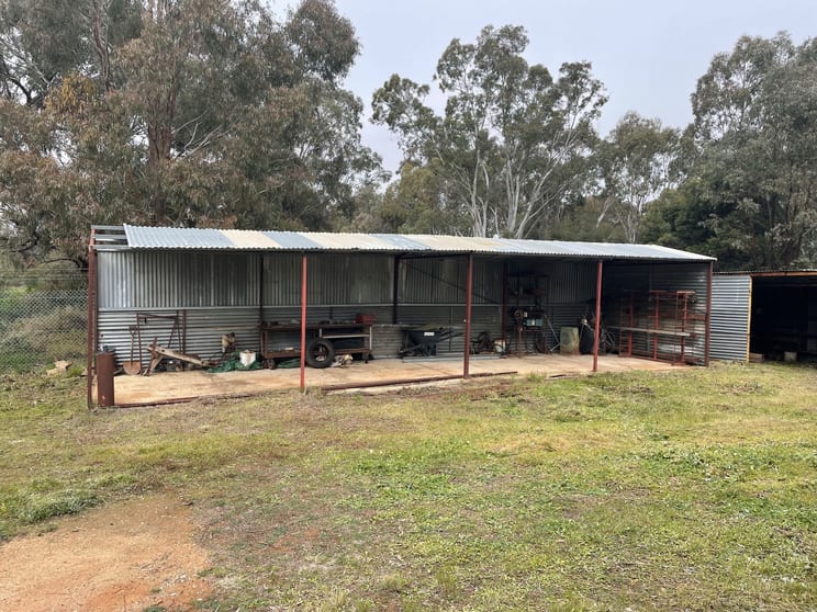 Click to view all images 6 Nardoo Court Wedderburn VIC 3518 - Image 2