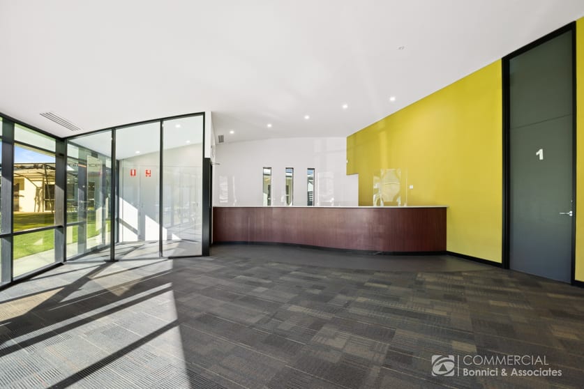 Click to view all images 1156 Padman Drive West Albury NSW 2640 - Image 3