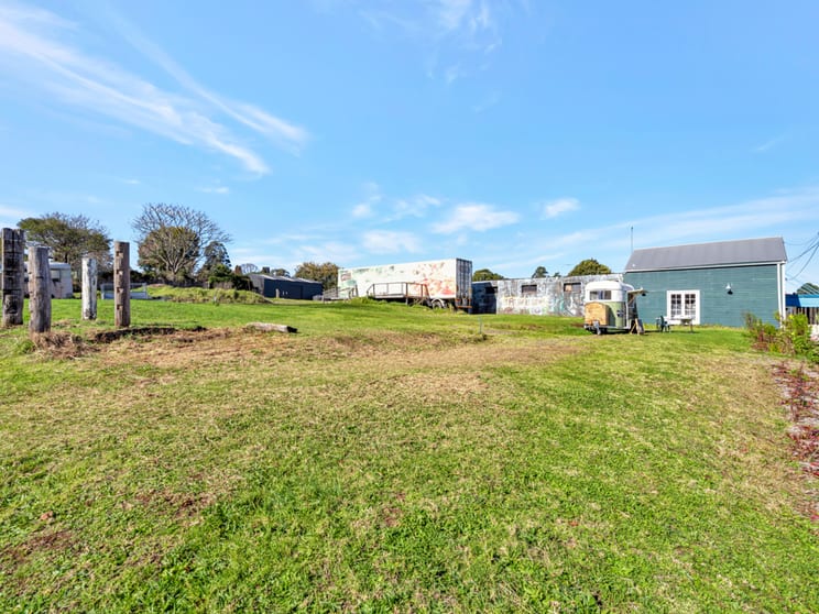 Click to view all images 75-79 Hickory Street Dorrigo NSW 2453 - Image 2