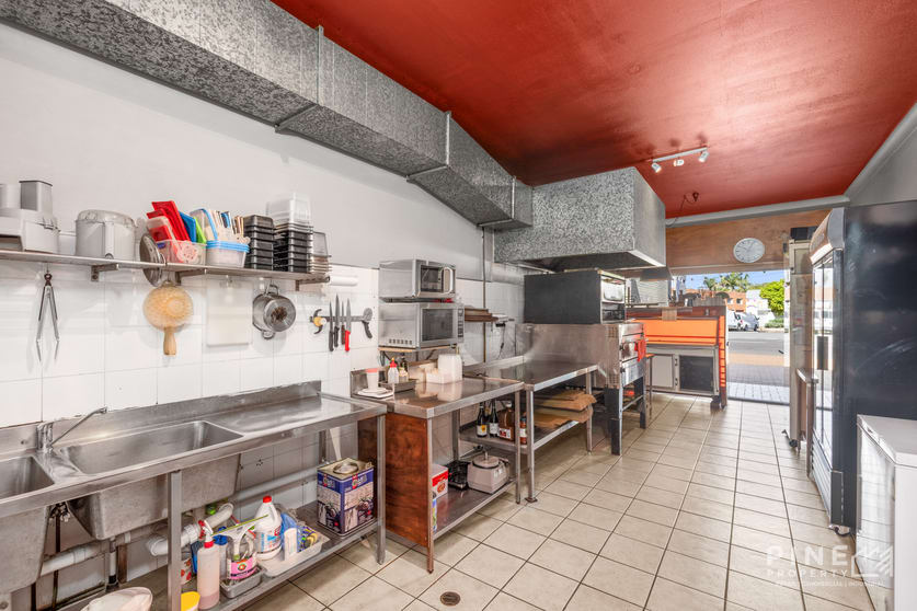 Click to view all images Whole Building Lot 1, 2 & 3/196 Pittwater Rd Manly NSW 2095 - Image 5