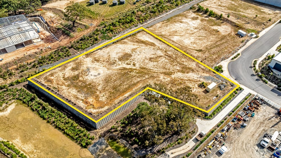 Click to view all images 131 Jardine Drive Redland Bay QLD 4165 - Image 1