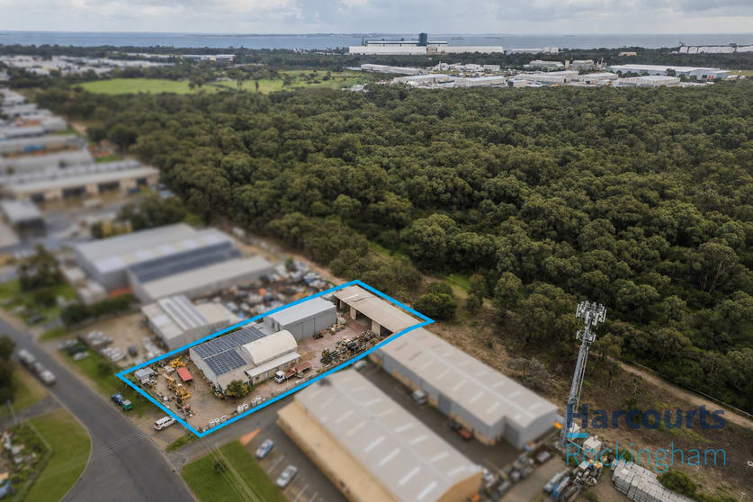 Click to view all images 25 Crompton Road Rockingham WA 6168 - Image 2