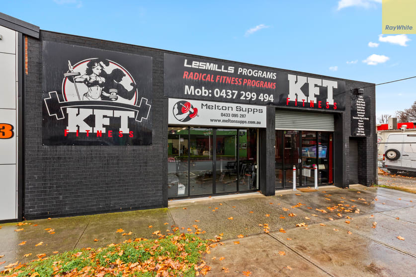 Click to view all images 2 Young Street Bacchus Marsh VIC 3340 - Image 1