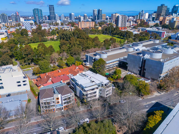 Click to view all images 4/135 Royal Street East Perth WA 6004 - Image 3