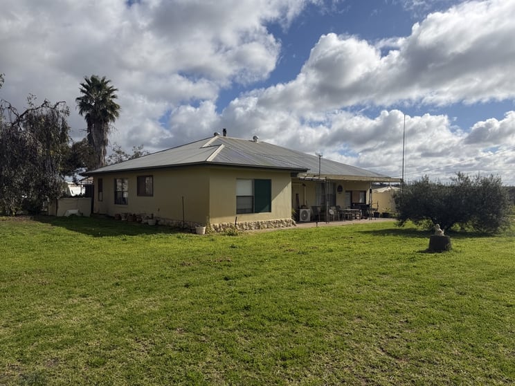 Click to view all images 144 Kingston Road Kingston On Murray SA 5331 - Image 1