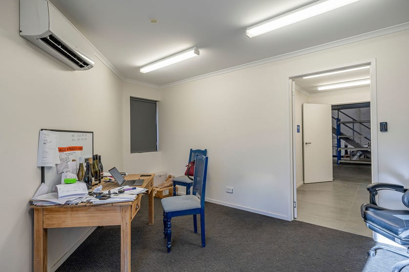 Click to view all images Unit 8/2 Kennedy Drive Cambridge TAS 7170 - Image 2