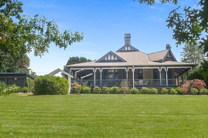 Click to view all images 27 Arthur Street Moss Vale NSW 2577 - Image 1