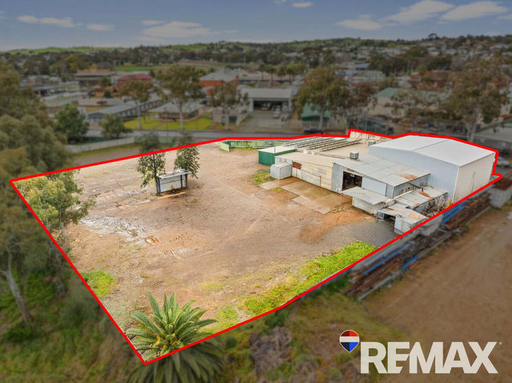 Click to view all images 15-17 Joffre Street Junee NSW 2663 - Image 3