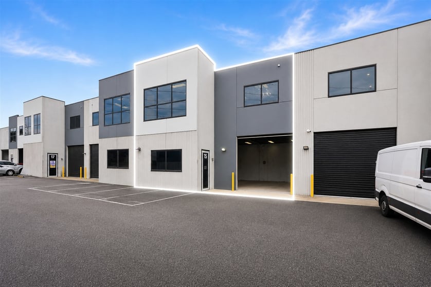 Click to view all images 15/261 Edwardes Street Reservoir VIC 3073 - Image 2