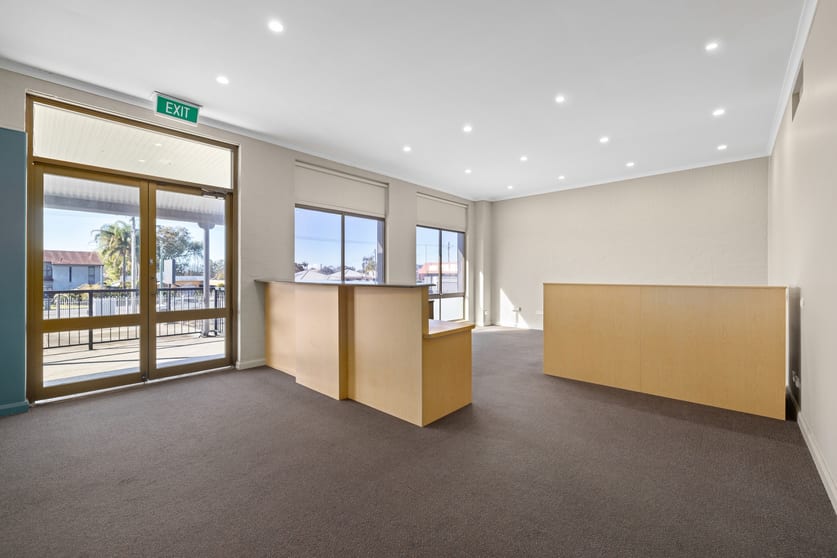 Click to view all images 30 Oxley Street Taree NSW 2430 - Image 3
