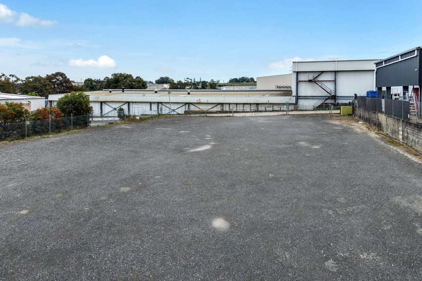 Click to view all images 209 & 211 Newton Road Wetherill Park NSW 2164 - Image 2