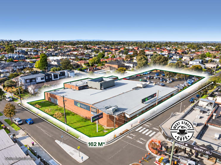 Click to view all images Woolworths, 10-20 Geum Street Hadfield VIC 3046 - Image 5