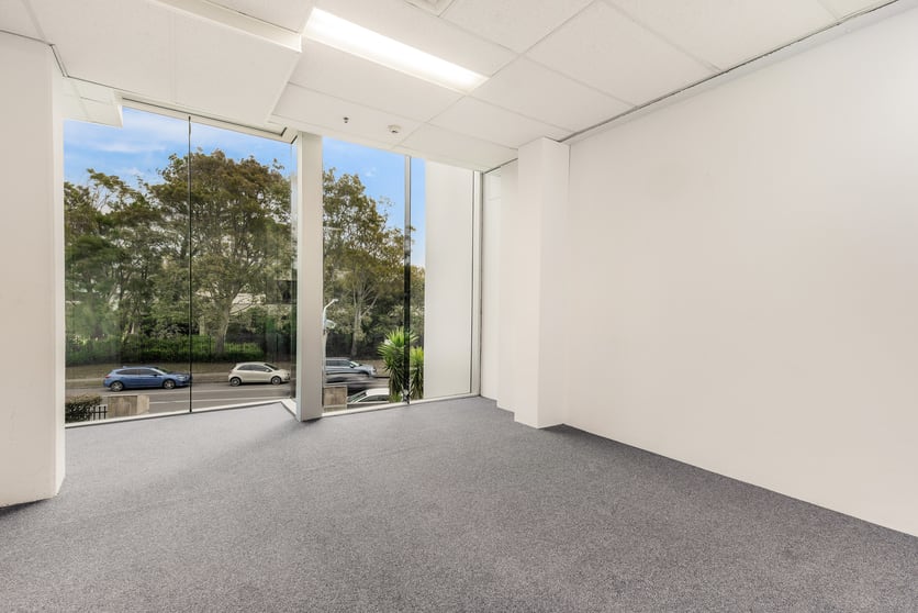Click to view all images 6/2-4 Northumberland Drive Caringbah NSW 2229 - Image 3