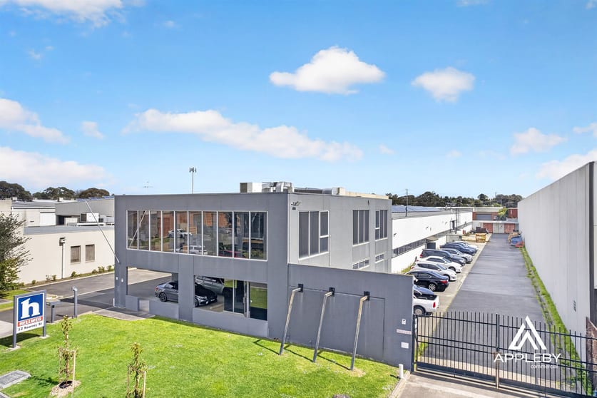 Click to view all images 12 Kearney Street Bayswater VIC 3153 - Image 3