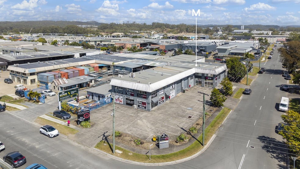 Click to view all images 2/9 Central Drive Burleigh Heads QLD 4220 - Image 1