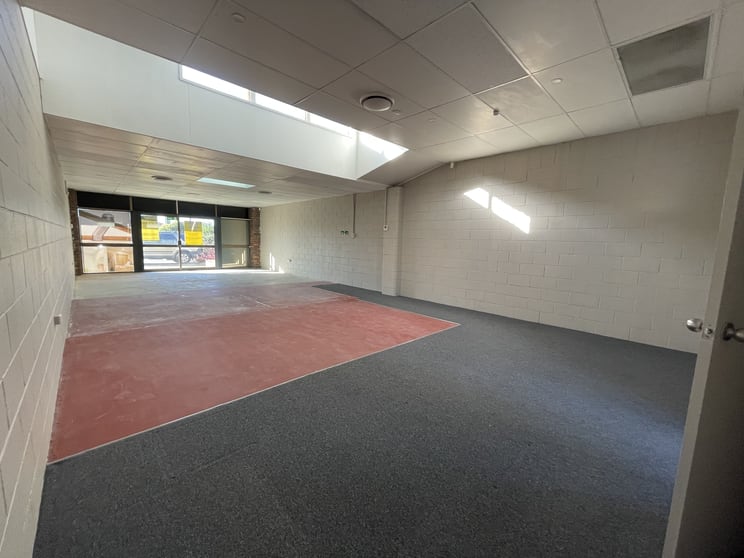 Click to view all images 1/153 Old Cleveland Road Capalaba QLD 4157 - Image 3