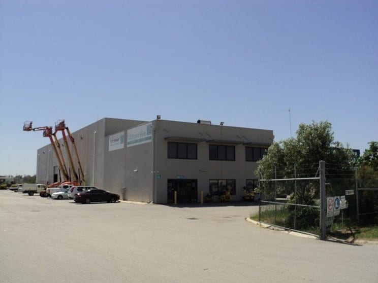Click to view all images 27 Beach Street Kwinana Beach WA 6167 - Image 1