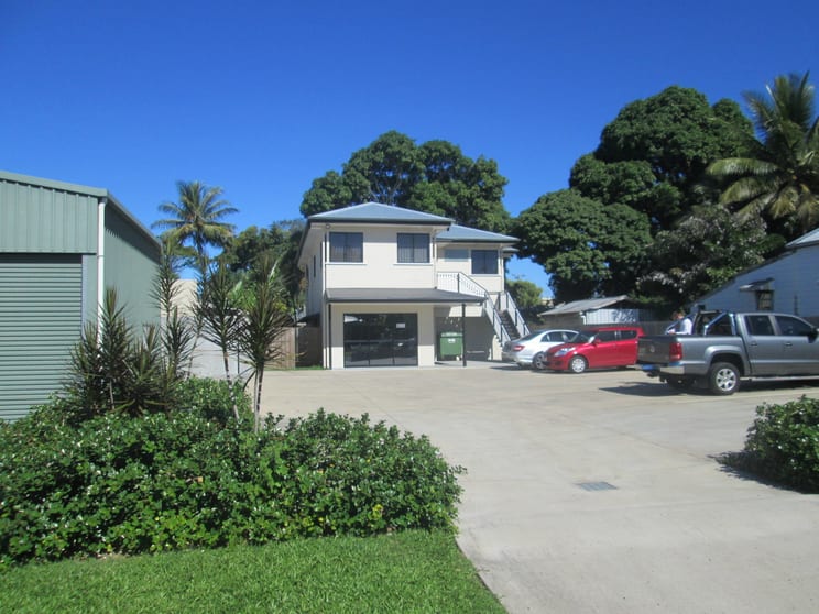 Click to view all images 25 Howe Street Cairns North QLD 4870 - Image 1