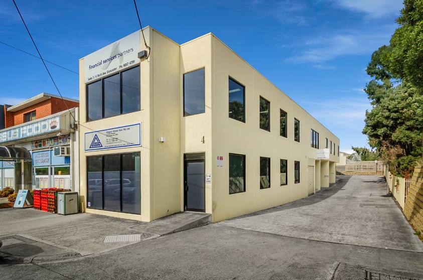 Click to view all images 2/4 Stutt Avenue Doncaster VIC 3108 - Image 1