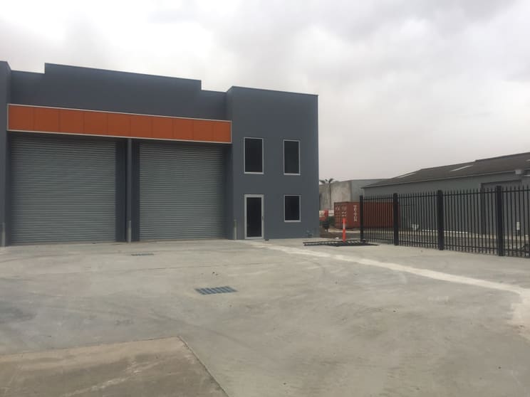 Click to view all images 2/1 Orange Street Williamstown VIC 3016 - Image 1