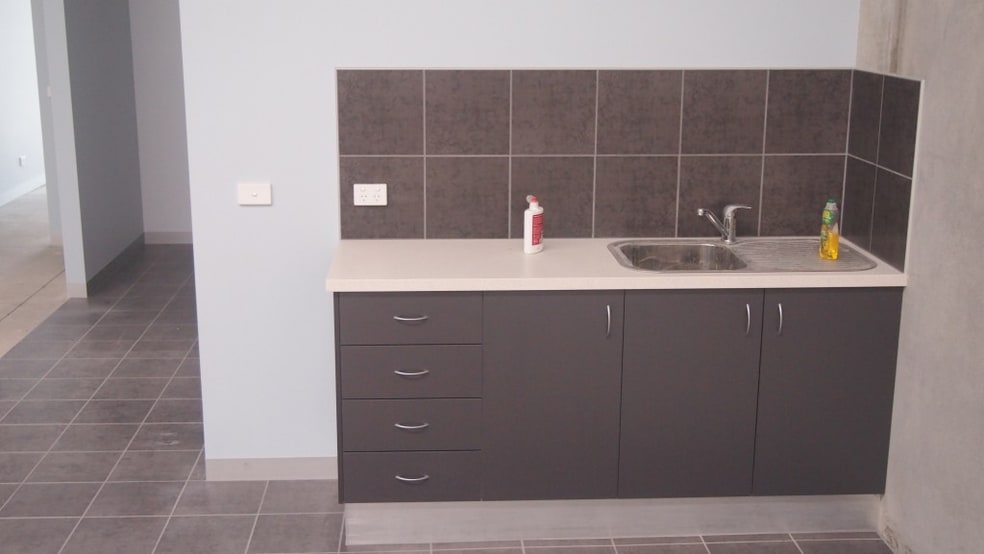 Click to view all images 1 Merino Street Rosebud VIC 3939 - Image 3