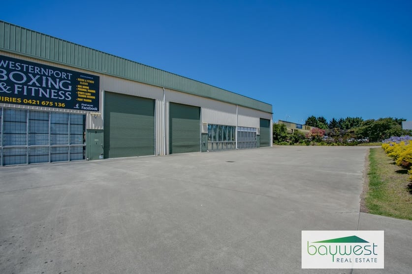 Click to view all images 2/250 Marine Parade Hastings VIC 3915 - Image 1