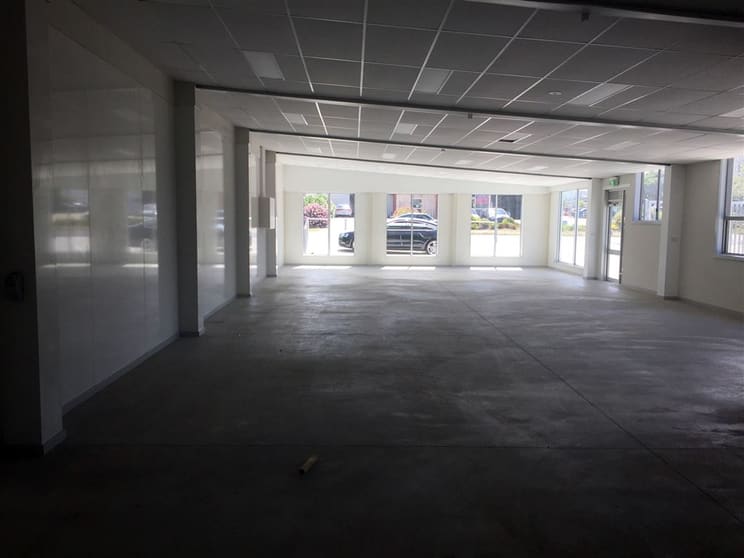 Click to view all images 400 Thompson Road North Geelong VIC 3215 - Image 3