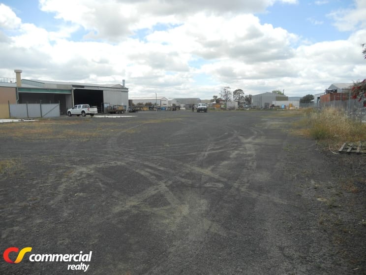 Click to view all images 31 Halifax Drive Davenport WA 6230 - Image 2