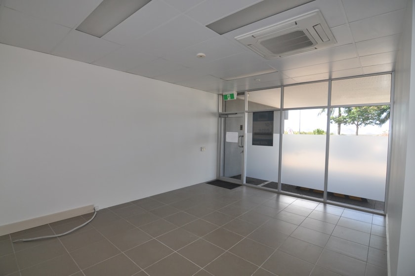 Click to view all images Unit 7, 508 Woolcock Street Garbutt QLD 4814 - Image 3