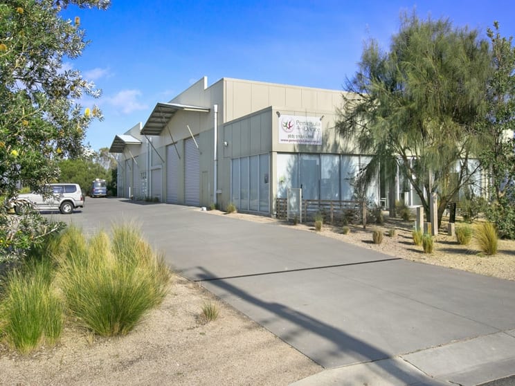 Click to view all images 2/5 Merino Street Rosebud VIC 3939 - Image 3