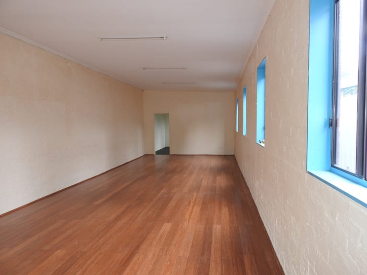Click to view all images 11 Park Road Surrey Hills VIC 3127 - Image 2