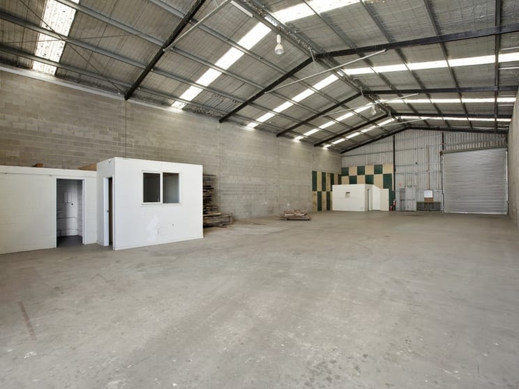 Click to view all images 2/1879 Frankston-Flinders Road Hastings VIC 3915 - Image 3