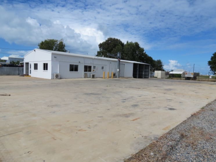 Click to view all images 3/57 George Street Bowen QLD 4805 - Image 2