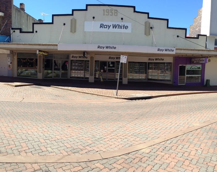 Click to view all images 2 & 3/117 Beardy Street Armidale NSW 2350 - Image 1